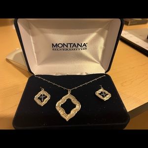 NWOT necklace and earrings set